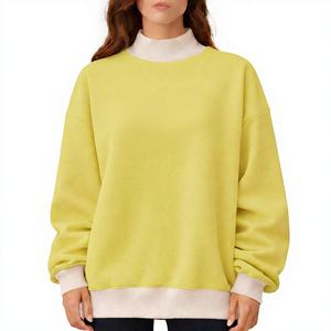 Sweat-shirt pull-over pour femme entièrement personnalisé, bicolore, col montant, manches longues, motif uni, style streetwear décontracté, avec logo frontal. - Product Image 1