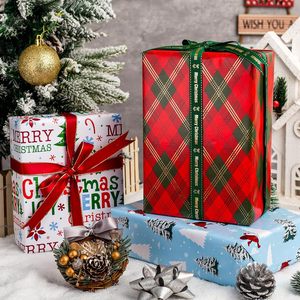 Papel de Regalo Navideño de Doble Cara con Diseño de Cuadros, Copos de Nieve y Renos para Envolver Regalos Navideños - Product Image 1