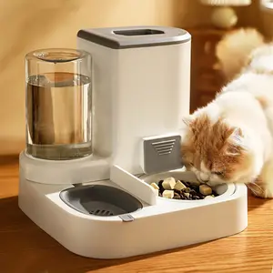 Alimentatore automatico per alimenti per animali domestici antiscivolo a gravità e distributore d'acqua 2 in 1 produttore di ciotole per l'alimentazione del gatto del cane
