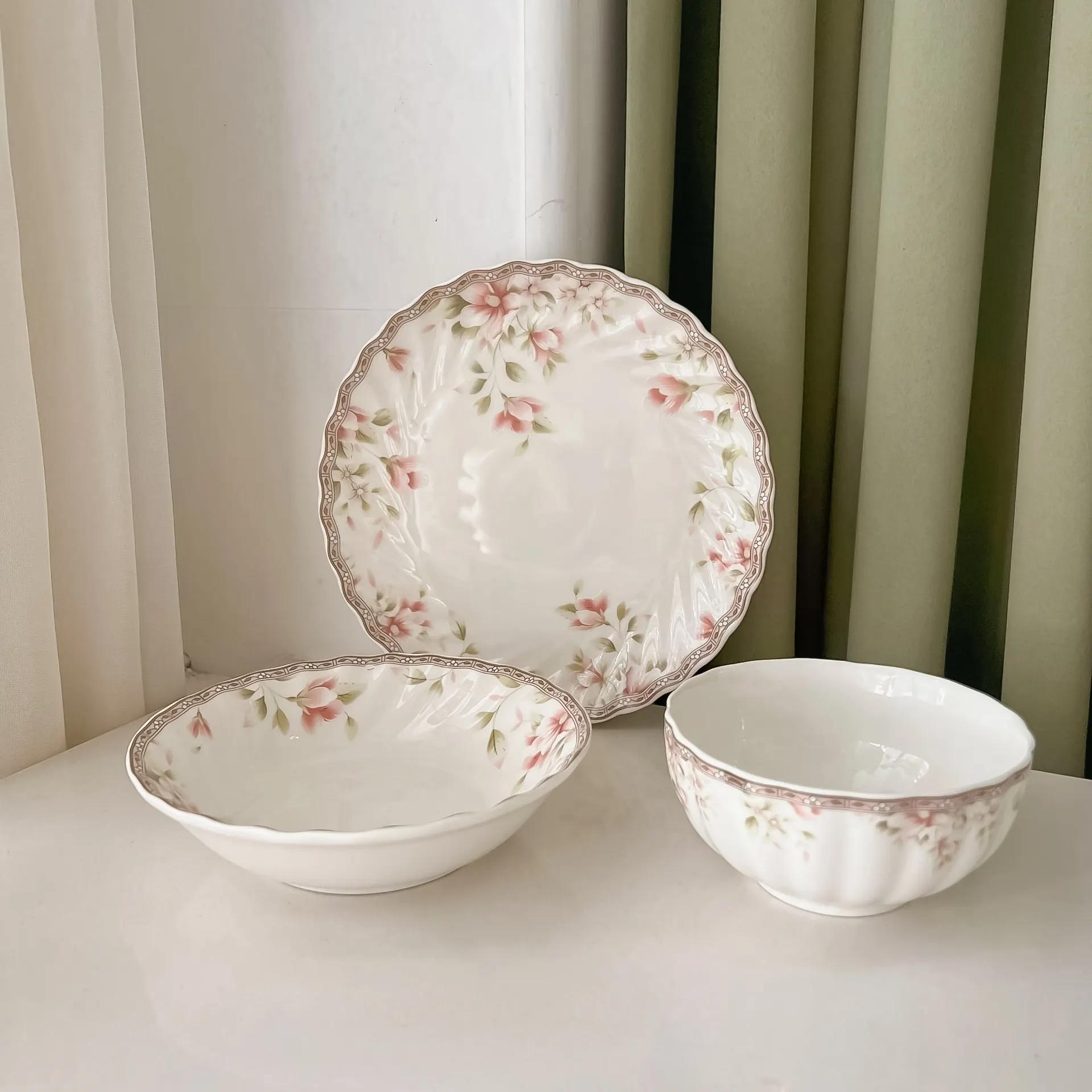 Retro floral ceramic dinner plate and fruit salad bowl fine bone china pink flower tableware set