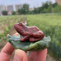 Figurine de grenouille en pierre sur feuille de lotus, sculpture animale miniature en cristal poli pour décoration intérieure ou cadeau