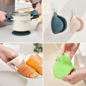 Silicone Heat Insulating Pot Clips Oven Safe Non Slip For Cooking And Baking - Product Image 2