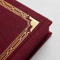 Libro del Corán de Tela Premium con Diseño Personalizado en Relieve con Lámina Dorada, Tapa Dura y Papel Recubierto