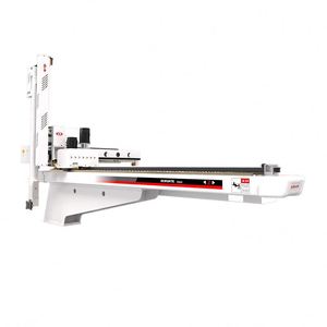 Bras robotisé à 5 axes avec servomoteur AC, robot servo à cinq axes pour machine de moulage par injection de pots de fleurs en plastique - Product Image 1