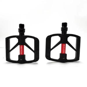 Cuerpo de aleación de aluminio <span class=keywords><strong>Eje</strong></span> de acero al cromo-molibdeno 3 Rodamiento Ultraligero Bicicletas de carretera Pedales Reposapiés Antideslizante - Product Image 2