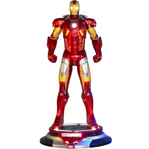 2024 Schlussverkauf Heimdekoration Fiberglas Iron Man-Skulptur mit Licht beliebtes Design