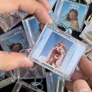 Porte-clés <span class=keywords><strong>CD</strong></span> en acrylique personnalisé Kpop Music Charms DIY Anime <span class=keywords><strong>Mini</strong></span> Album Vinyl Record Box Porte-clés - Product Image 2