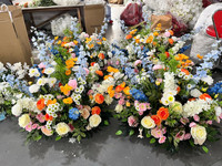 H173 Fleurs suspendues aux couleurs vives, fleurs sauvages, fleurs au sol, fleurs artificielles, décorations de mariage en pelouse, boules de fleurs