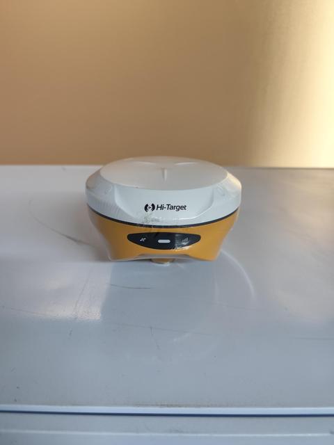 Hi-target V500 GNSS Receiver IMU-1408 Channels with Precise Performance Measuring Instrument GNSS Receiver RTK