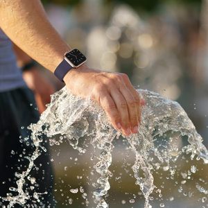 Correa deportiva compatible con <span class=keywords><strong>Apple</strong></span> <span class=keywords><strong>Watch</strong></span>, correa de silicona suave con cierre clásico para IWatch Series 10 9 Ultra <span class=keywords><strong>SE</strong></span> 87654321 - Product Image 3