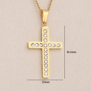 Nouveau Collier Pendentif Croix en Acier Inoxydable Poli Miroir et Cristal, Plaqué Or, Style Chaînes Tendance, Vente en Gros Personnalisée 2024 - Product Image 6