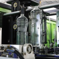 Machine de fabrication de bouteilles PET non standard entièrement automatique LONES 800BPH, chargeur de préformes 1500ml-5L, pompe 1 cavité personnalisable