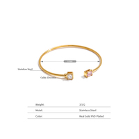 Brazalete Abierto Minimalista XY 7705, Chapado en Oro, Acero Inoxidable, con Circonita Cúbica Cuadrada Brillante y Colorida