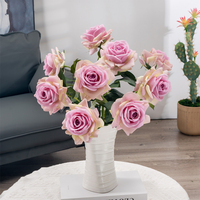 Hete Aanbieding Kunstbloemen Levensechte Fluwelen Rode Rozen Kunstbloemen voor Bruiloft Achtergrond Evenement Decoratie