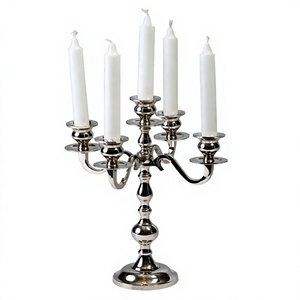 Candelabro Plateado de Cinco Brazos con Velas Cónicas Blancas para Decoración del Hogar y Bodas - Product Image 1