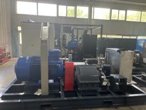 Bomba de Pistón de Alta Presión Triplex de 480-1600 Bar para Limpieza Industrial y Astilleros - Product Image 5