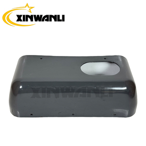 Accessoires extérieurs pour excavatrice E200D : Cache-tournevis et capot moteur compatibles avec les pièces de machines de construction Volvo. - Product Image 1
