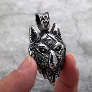 Yunnique – collier avec pendentif tête de loup en acier inoxydable, style nordique Vintage, symbole Viking, design géométrique, bijoux cadeau pour hommes - Product Image 3
