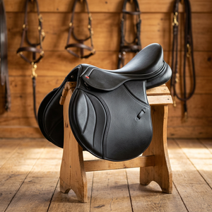 Selle de dressage anglaise en cuir de qualité supérieure, écologique, avec arceau en bois, confort et performance inégalés, Cosmico - Product Image 3