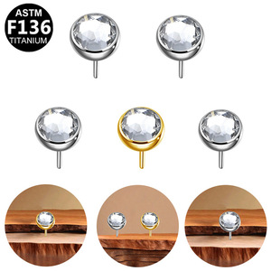 Clous de lèvre en titane avec sertissage en forme de boule de cristal pour accessoires de piercing - Product Image 1