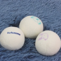 Boules de séchage en laine de Nouvelle-Zélande brodées à la main, motif artistique personnalisé (nom ou mot), réutilisables et adoucissantes pour le linge