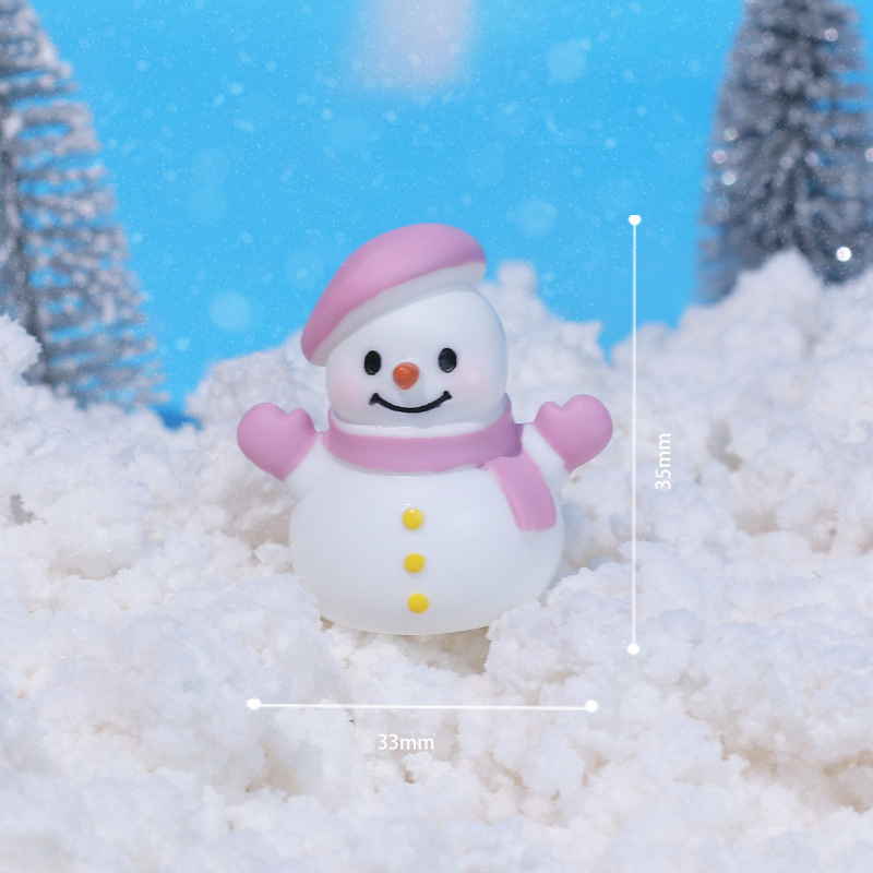 Pink hat snowman