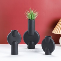 Vase en porcelaine texturée noir mat moderne et populaire pour la décoration de table intérieure