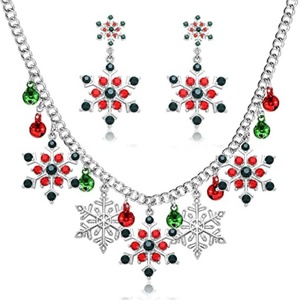 Collier de Noël avec pendentif flocon de neige en perles et strass étincelants colorés, ensemble collier ras-du-cou et boucles d'oreilles, bijoux Père Noël pour femme - Product Image 1