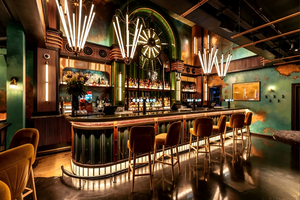 Diseño Personalizado de Bar y Cabina para Club Nocturno |   Muebles y Accesorios de Exhibición de Lujo |   Servicio Completo de Construcción e Instalación Llave en Mano - Product Image 4