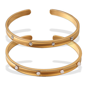 กำไลข้อมือแฟชั่น โลหะผสมสังกะสี ชุบทอง รูปทรงตัว C แบบเปิด ประดับมุกและคริสตัล ของขวัญเครื่องประดับสำหรับผู้หญิง - Product Image 5
