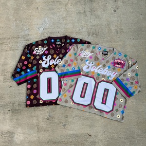 Camiseta Deportiva Personalizada de Estilo Urbano Vintage para Hombre, Cuello en V, Retro, de Malla, Corta, Holgada, para Fútbol, Baloncesto - Product Image 1