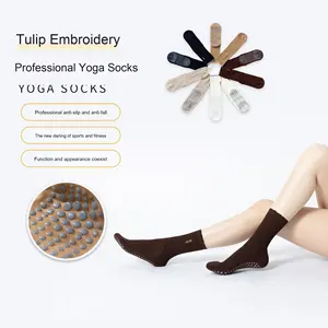 <span class=keywords><strong>BETTY</strong></span> LUORI Primavera 2025 Novedad Calcetines de Yoga 100% Algodón Estilo Crew Casual Absorbentes de Sudor con Diseño Liso y Detección de Agujas - Product Image 2