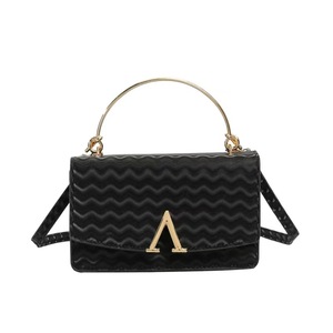 Sac à main tendance en PU haut de gamme pour <span class=keywords><strong>femme</strong></span> avec motif vague triangulaire inversé, sac à bandoulière décontracté et élégant pour le quotidien - Product Image 4