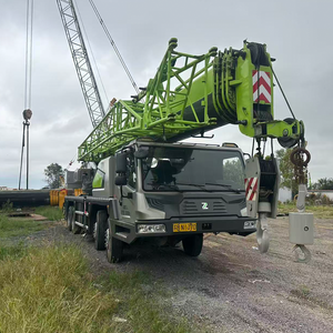 Grue mobile sur camion d'occasion ZOOMLION ZTC350H 2022 de 35 tonnes - Product Image 1