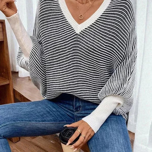 Suéter de Punto Holgado con Cuello en V, Manga Murciélago y Diseño de Parches a Rayas para Mujer, Nueva Colección Otoño/Invierno - Product Image 5