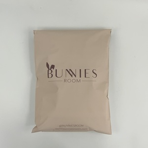 Bolsa de Envío de Poliéster Mate Color Beige Durazno de 12x16 Pulgadas con Impresión de Logotipo Personalizado, Impermeable y Autoadhesiva para Ropa - Product Image 6