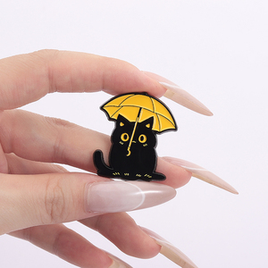 Dessin animé canard avec des bottes de pluie dans une flaque d'émail broche mignon <span class=keywords><strong>chat</strong></span> noir avec parapluie drô<span class=keywords><strong>le</strong></span> animaux broches revers Badge bijoux cadeaux - Product Image 4