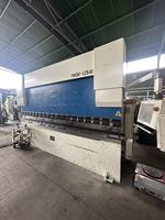 Machine de pliage CNC entièrement automatique d'occasion, prix usine, pour acier inoxydable et acier au carbone, 125T, vente à prix réduit