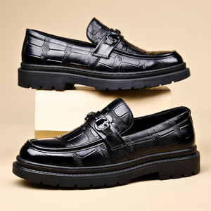 รองเท้าหนังลำลองสำหรับผู้ชาย สีดำ แบบผูกเชือก พื้นนุ่ม รองเท้าทำงานสไตล์วัยรุ่น แฟชั่นทันสมัย รองเท้าขับรถ - Product Image 2