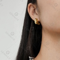 Gemnel bijoux de mode personnalisés dames 18K plaqué or avant perle bouchon dos clou grosses boucles d'oreilles en laiton