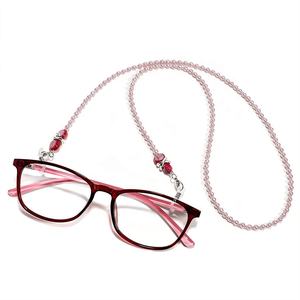 Chaîne de lunettes de soleil perlée élégante pour femme - Product Image 5