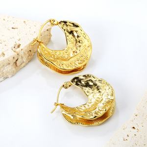 Pendientes de Aro Irregulares de Acero Inoxidable Estilo Vintage, Chapados en Oro de 18k, Pendientes Huggie Geométricos Modernos y Atípicos - Product Image 3