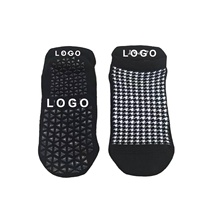 Chaussettes de sport antidérapantes respirantes avec grip en silicone, chaussettes de cheville pour l'entraînement, logo personnalisé OEM ODM