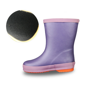 Vente en gros de bottes de pluie bon marché imperméables en caoutchouc pour tout-petits avec doublure en fourrure bottes de gomme pour enfants pour l'été et l'automne caractéristique anti-glissante - Product Image 4