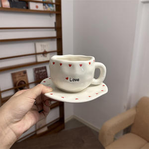 Tasse à café en céramique japonaise style Ins avec soucoupe, peinte à la main, forme irrégulière - Product Image 3