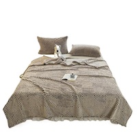 Plaid en polaire corail jacquard géométrique, couverture réversible en peluche avec polyester 260 g/m² pour canapé, lit et commandes en gros