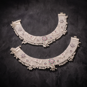 Bracelets de cheville argentés à la mode pour femmes (Payal) Accessoire religieux - Product Image 4