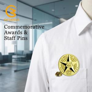 Pins de Solapa Personalizados con Logotipo Metálico Dorado Mate, Insignias Corporativas Grabadas para Uso Empresarial y como Recuerdo - Product Image 4