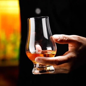 <span class=keywords><strong>Verre</strong></span> à whisky personnalisable avec logo, fait main, base épaisse, design minimaliste, pour dégustation d'arômes, type tulipe pour brandy et vin - Product Image 6