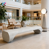 Banc de patio extérieur moderne en GRC et bois, imperméable - Mobilier urbain personnalisable